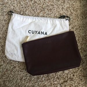 Cuyana Small Leather Zipper Pouch in Oxblood